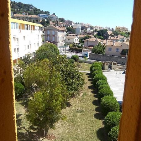 Appartement En Duplex Au 3Ieme Etage Sans Ascenseur Hyeres Exterior photo