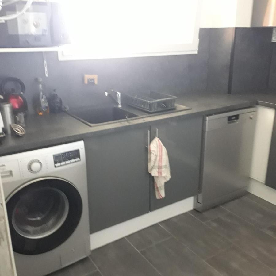 Appartement En Duplex Au 3Ieme Etage Sans Ascenseur Hyeres Exterior photo